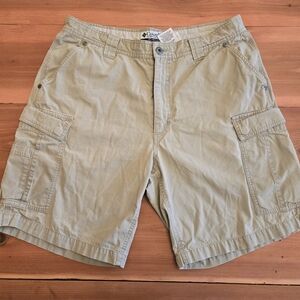 Columbia Men's Khaki Cargo Shorts